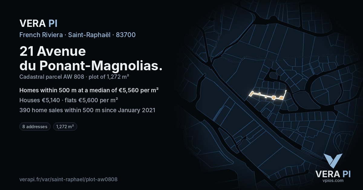 21 Avenue du Ponant-Magnolias, Saint-Raphaël at night – the plot lit, the parcels around coloured by the prices near them
