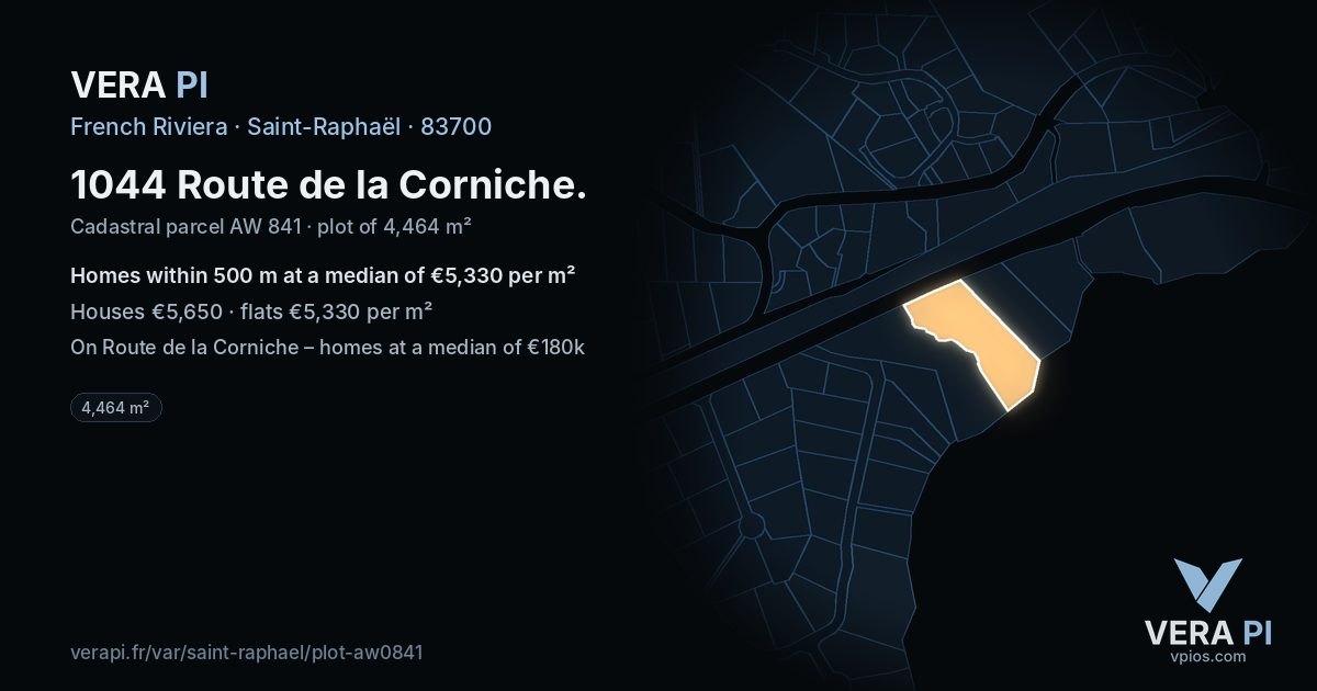 1044 Route de la Corniche, Saint-Raphaël at night – the plot lit, the parcels around coloured by the prices near them
