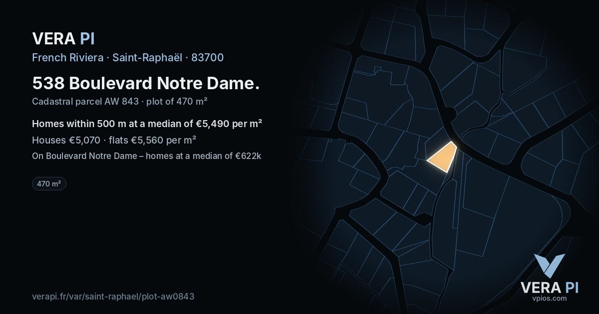 538 Boulevard Notre Dame, Saint-Raphaël at night – the plot lit, the parcels around coloured by the prices near them