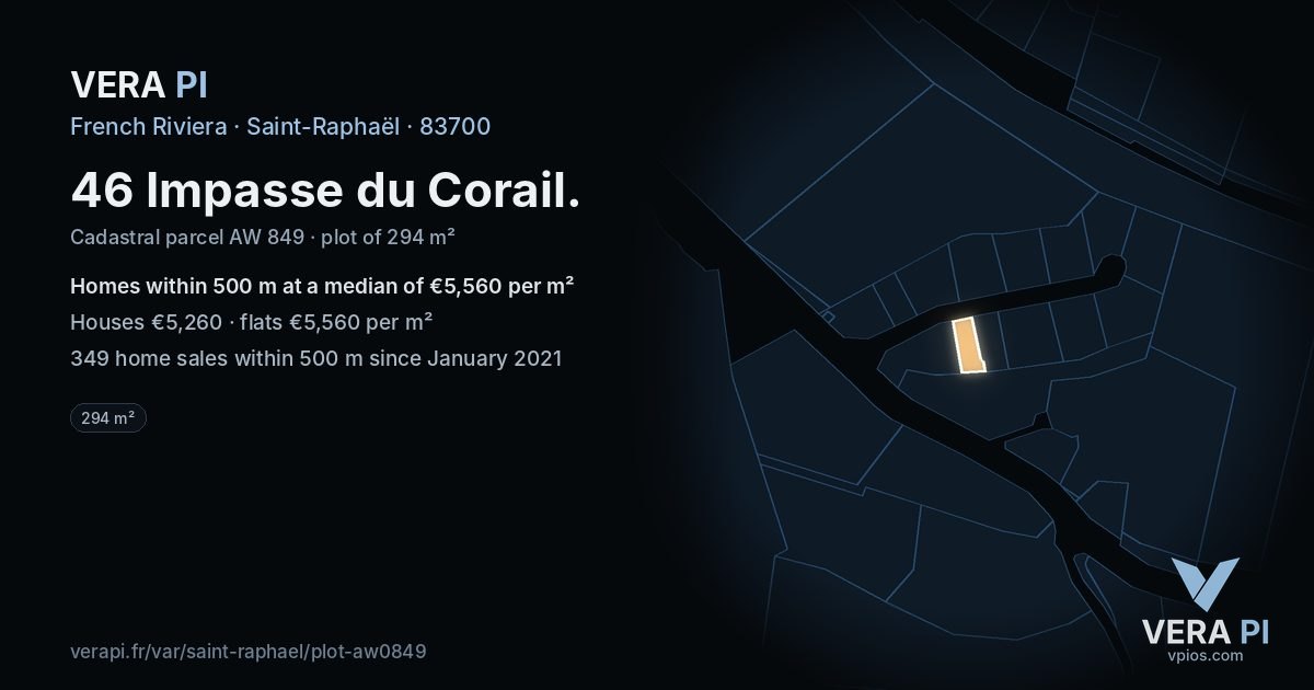46 Impasse du Corail, Saint-Raphaël at night – the plot lit, the parcels around coloured by the prices near them