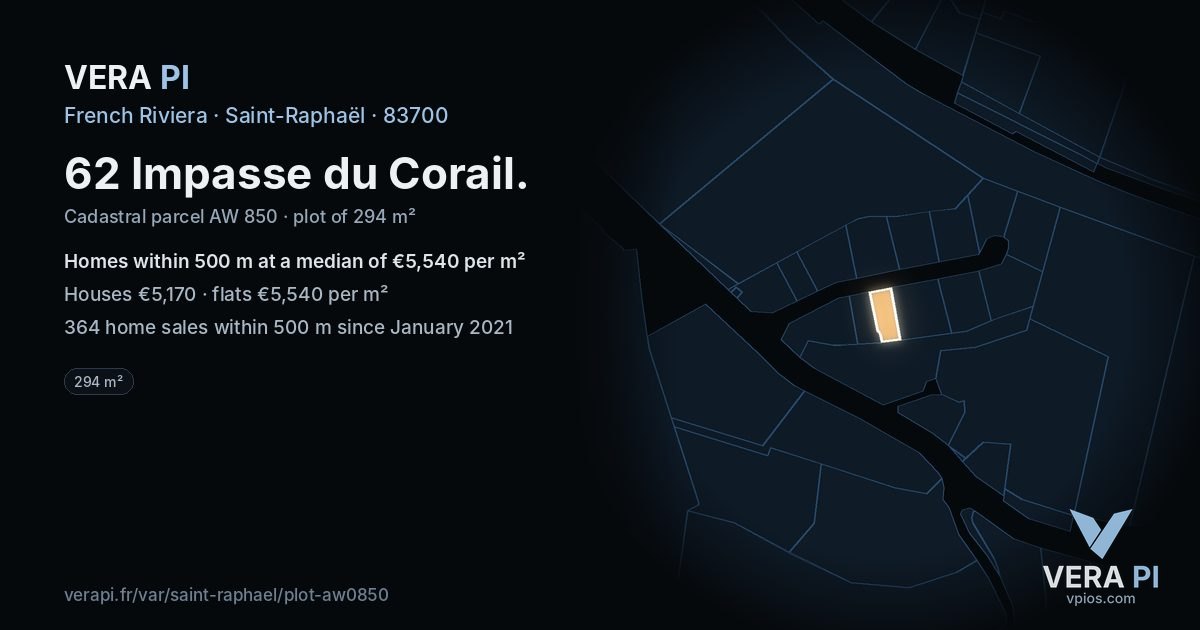 62 Impasse du Corail, Saint-Raphaël at night – the plot lit, the parcels around coloured by the prices near them
