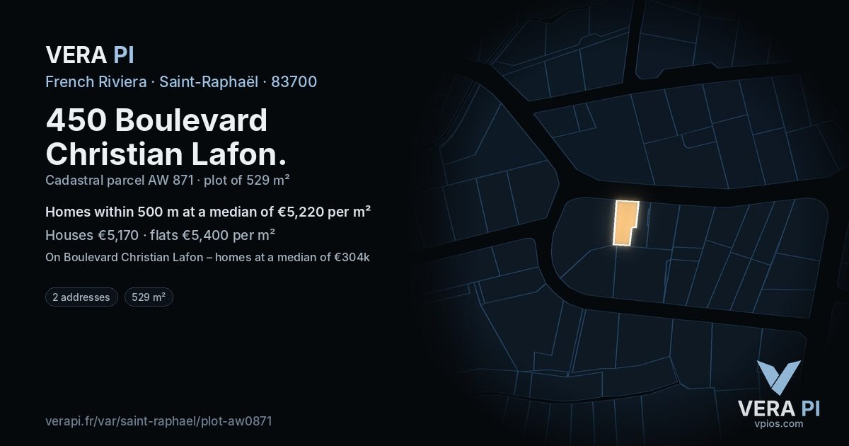 450 Boulevard Christian Lafon, Saint-Raphaël at night – the plot lit, the parcels around coloured by the prices near them
