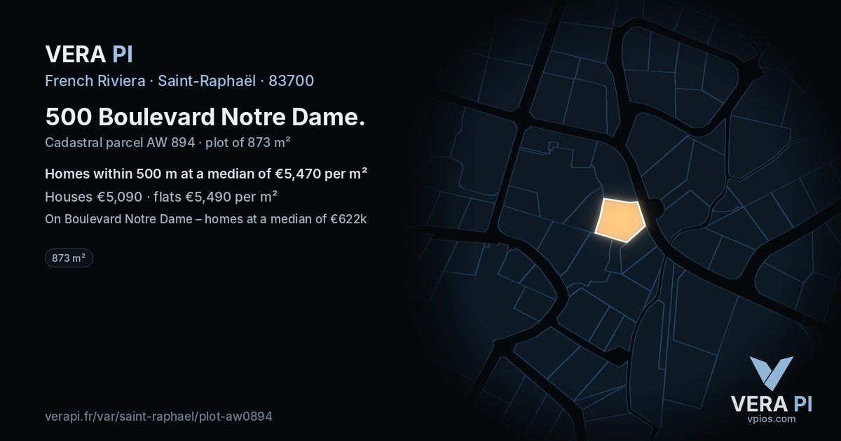 500 Boulevard Notre Dame, Saint-Raphaël at night – the plot lit, the parcels around coloured by the prices near them