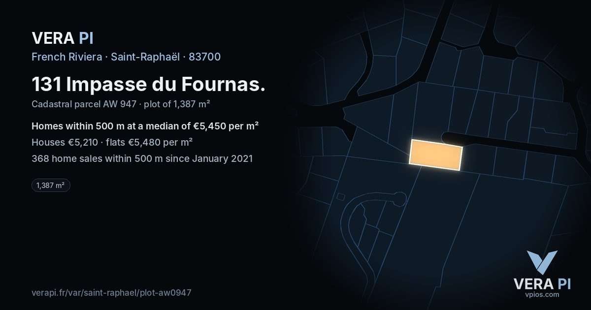 131 Impasse du Fournas, Saint-Raphaël at night – the plot lit, the parcels around coloured by the prices near them