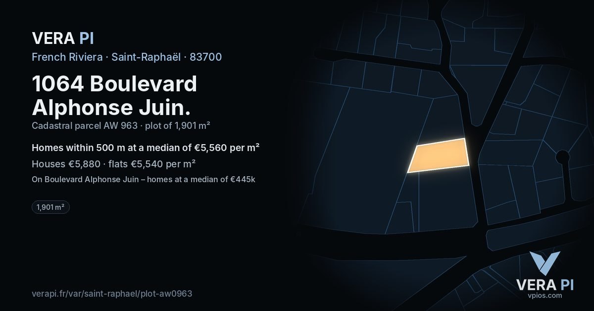 1064 Boulevard Alphonse Juin, Saint-Raphaël at night – the plot lit, the parcels around coloured by the prices near them
