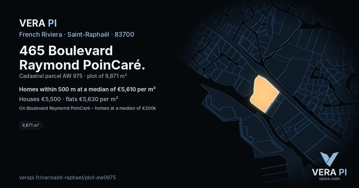 465 Boulevard Raymond PoinCaré, Saint-Raphaël at night – the plot lit, the parcels around coloured by the prices near them