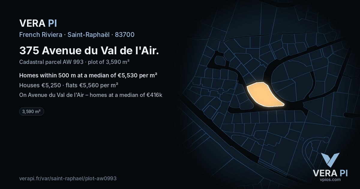 375 Avenue du Val de l'Air, Saint-Raphaël at night – the plot lit, the parcels around coloured by the prices near them