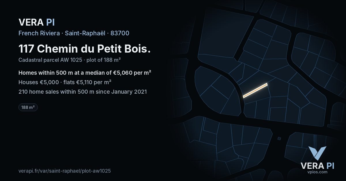 117 Chemin du Petit Bois, Saint-Raphaël at night – the plot lit, the parcels around coloured by the prices near them