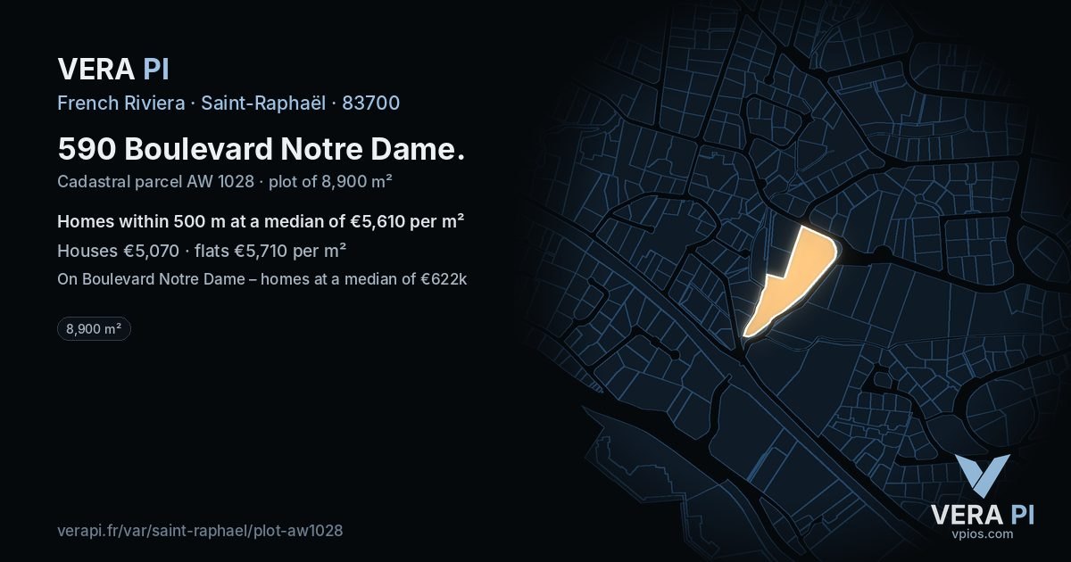 590 Boulevard Notre Dame, Saint-Raphaël at night – the plot lit, the parcels around coloured by the prices near them