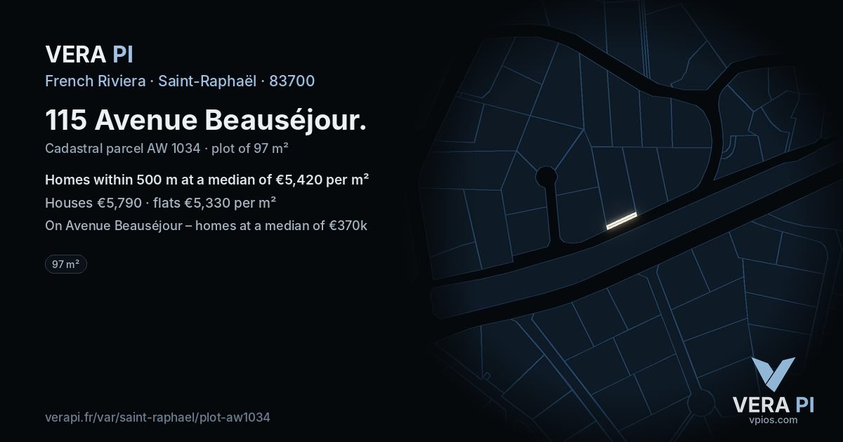 115 Avenue Beauséjour, Saint-Raphaël at night – the plot lit, the parcels around coloured by the prices near them