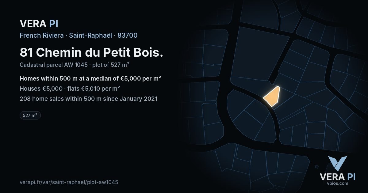 81 Chemin du Petit Bois, Saint-Raphaël at night – the plot lit, the parcels around coloured by the prices near them