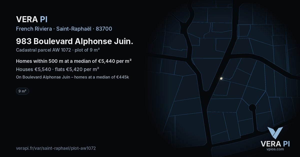 983 Boulevard Alphonse Juin, Saint-Raphaël at night – the plot lit, the parcels around coloured by the prices near them