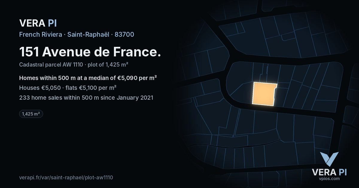 151 Avenue de France, Saint-Raphaël at night – the plot lit, the parcels around coloured by the prices near them