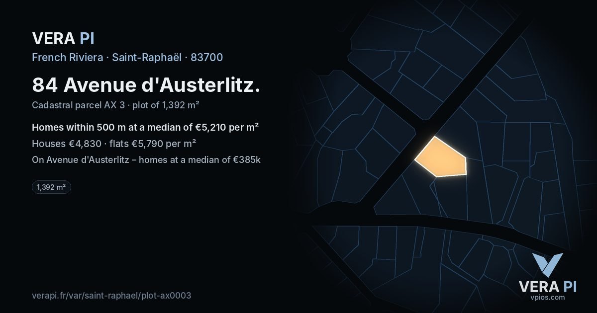 84 Avenue d'Austerlitz, Saint-Raphaël at night – the plot lit, the parcels around coloured by the prices near them