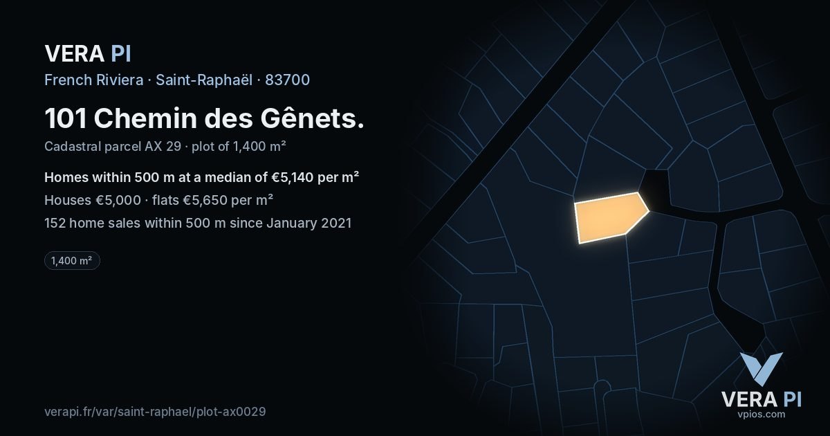 101 Chemin des Gênets, Saint-Raphaël at night – the plot lit, the parcels around coloured by the prices near them