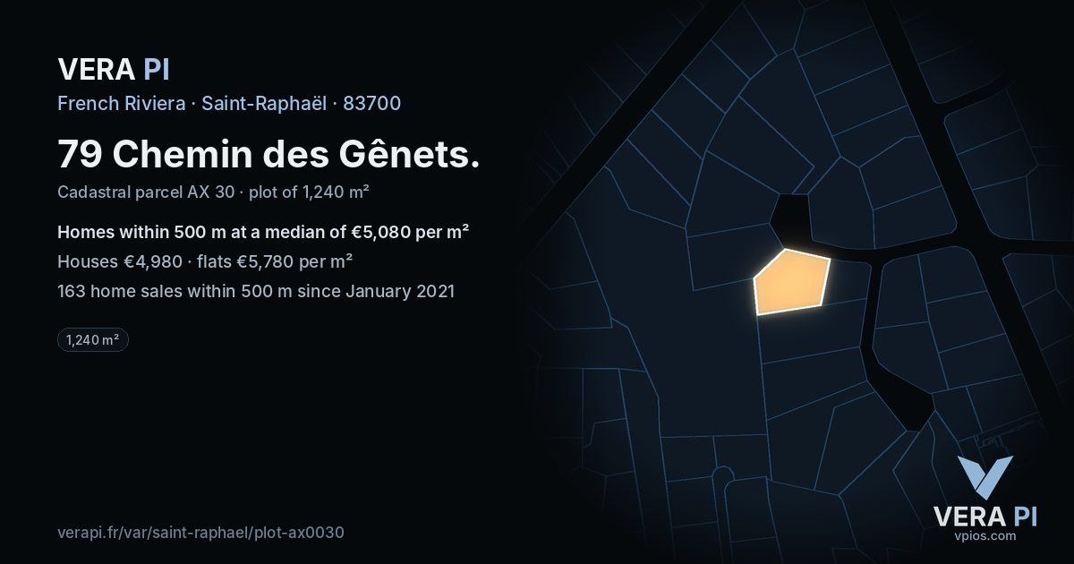 79 Chemin des Gênets, Saint-Raphaël at night – the plot lit, the parcels around coloured by the prices near them