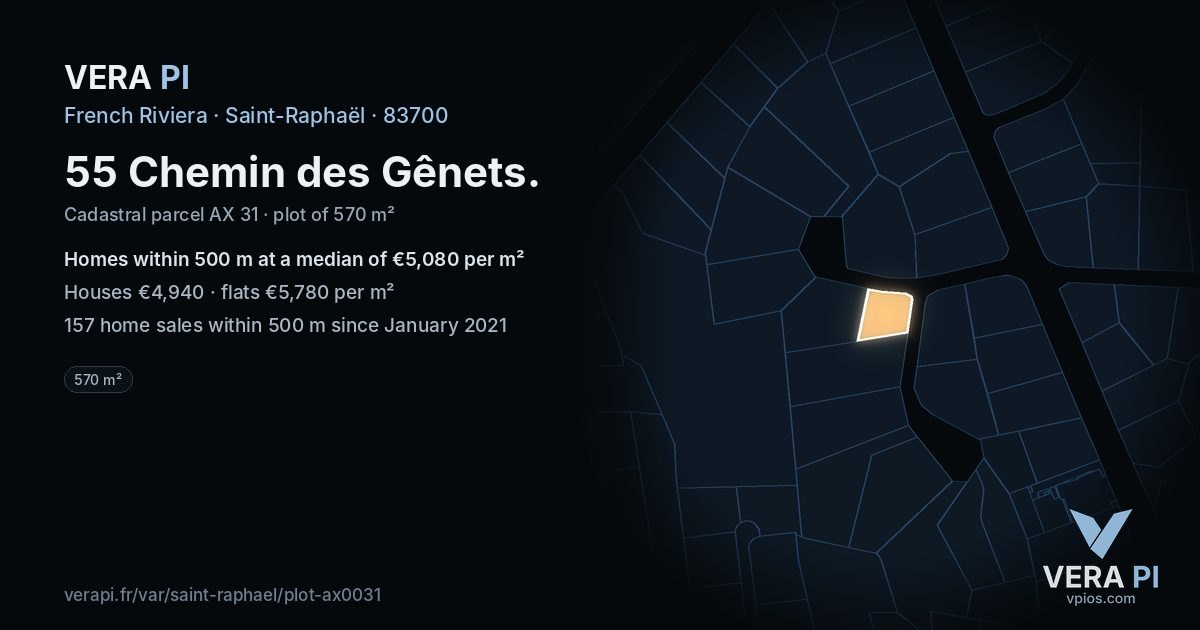 55 Chemin des Gênets, Saint-Raphaël at night – the plot lit, the parcels around coloured by the prices near them