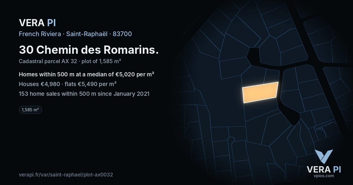 30 Chemin des Romarins, Saint-Raphaël at night – the plot lit, the parcels around coloured by the prices near them