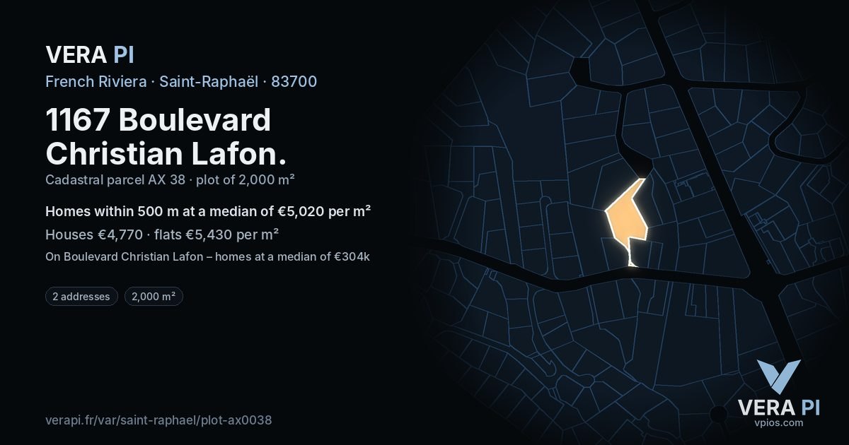 1167 Boulevard Christian Lafon, Saint-Raphaël at night – the plot lit, the parcels around coloured by the prices near them