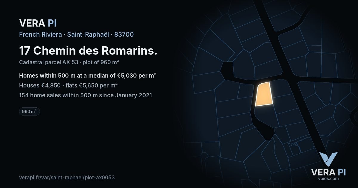 17 Chemin des Romarins, Saint-Raphaël at night – the plot lit, the parcels around coloured by the prices near them
