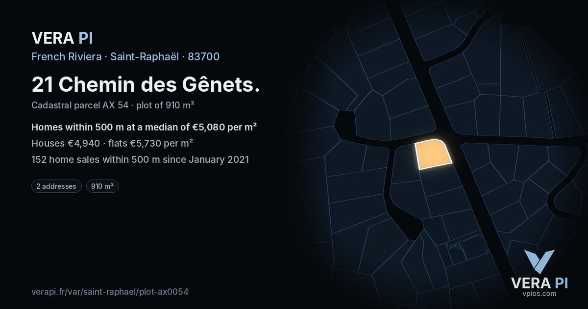 21 Chemin des Gênets, Saint-Raphaël at night – the plot lit, the parcels around coloured by the prices near them