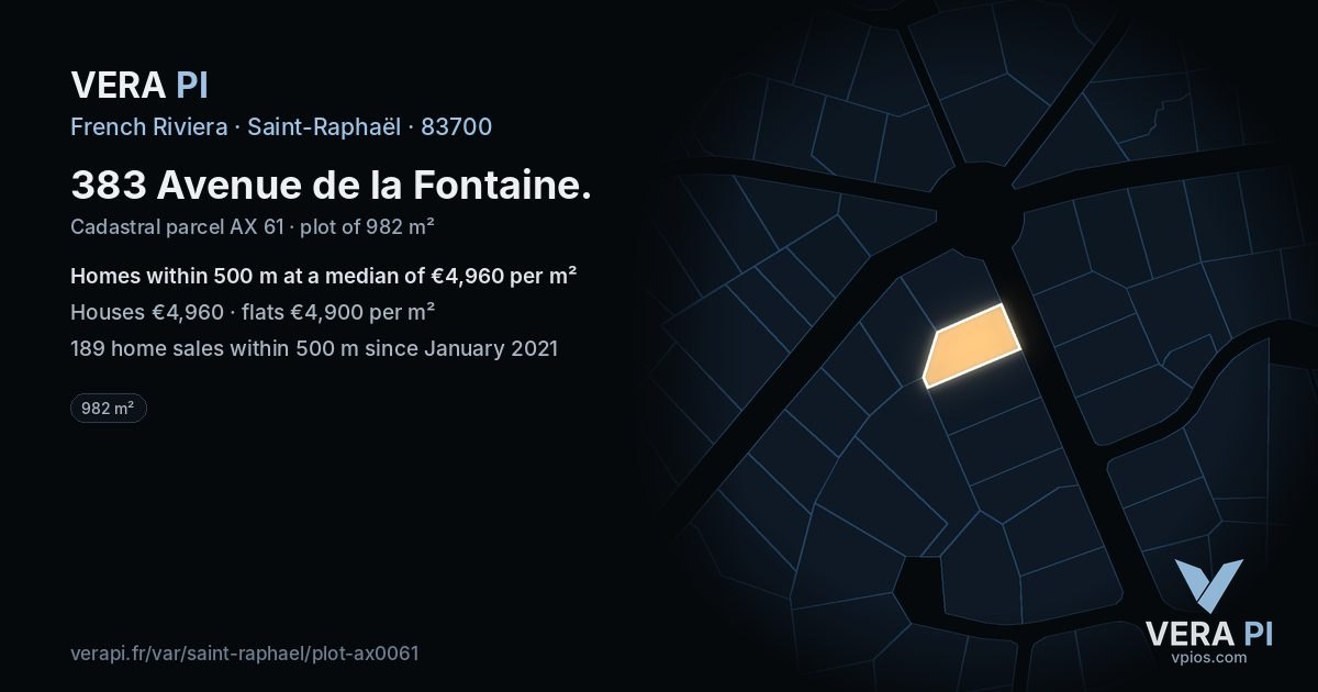 383 Avenue de la Fontaine, Saint-Raphaël at night – the plot lit, the parcels around coloured by the prices near them