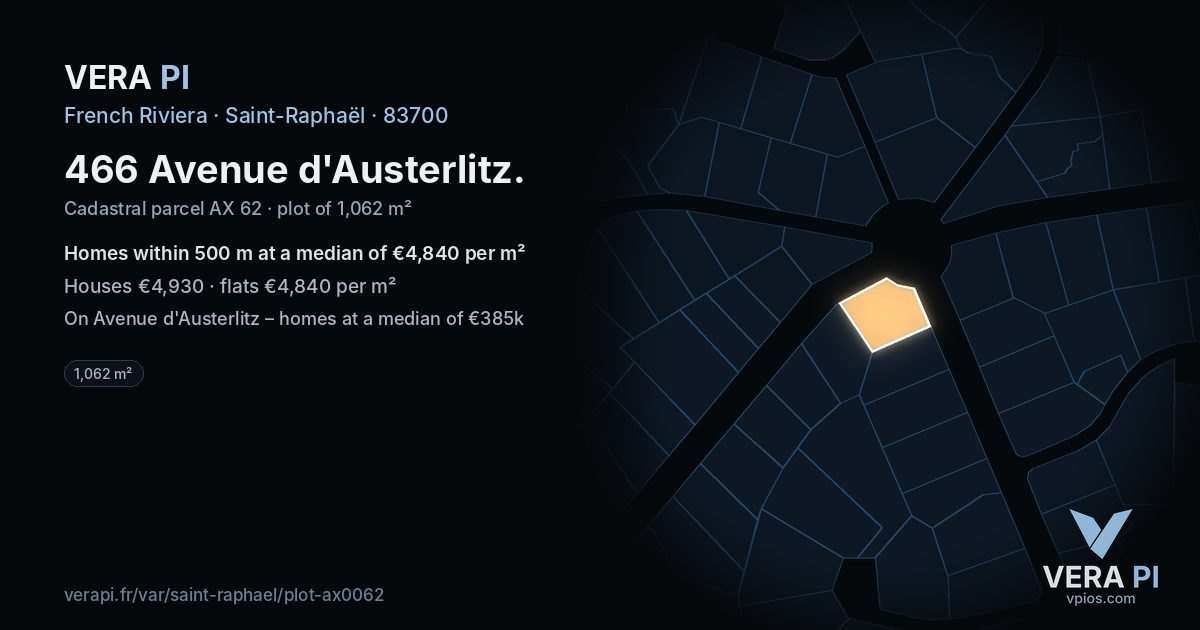 466 Avenue d'Austerlitz, Saint-Raphaël at night – the plot lit, the parcels around coloured by the prices near them