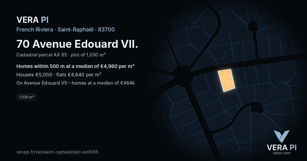 70 Avenue Edouard VII, Saint-Raphaël at night – the plot lit, the parcels around coloured by the prices near them