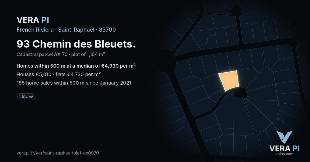 93 Chemin des Bleuets, Saint-Raphaël at night – the plot lit, the parcels around coloured by the prices near them