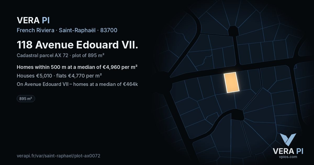 118 Avenue Edouard VII, Saint-Raphaël at night – the plot lit, the parcels around coloured by the prices near them