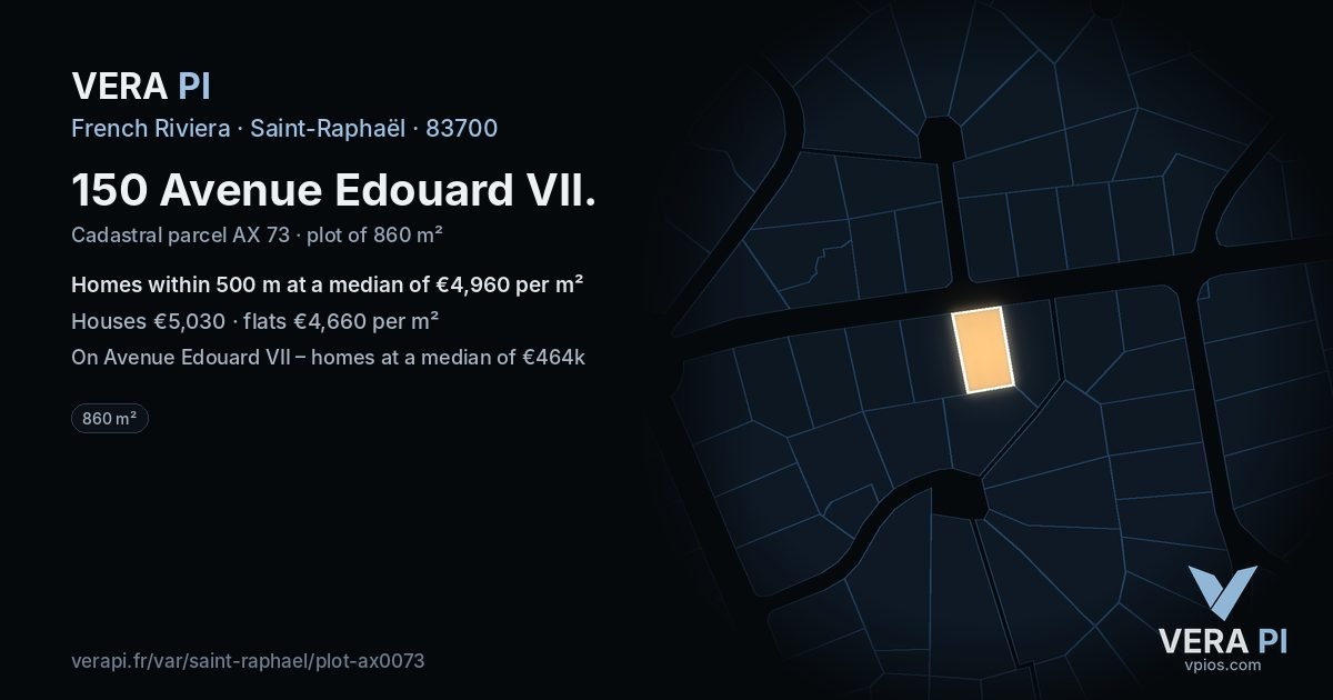 150 Avenue Edouard VII, Saint-Raphaël at night – the plot lit, the parcels around coloured by the prices near them
