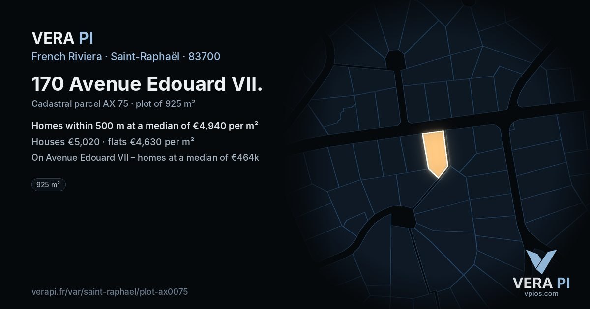 170 Avenue Edouard VII, Saint-Raphaël at night – the plot lit, the parcels around coloured by the prices near them