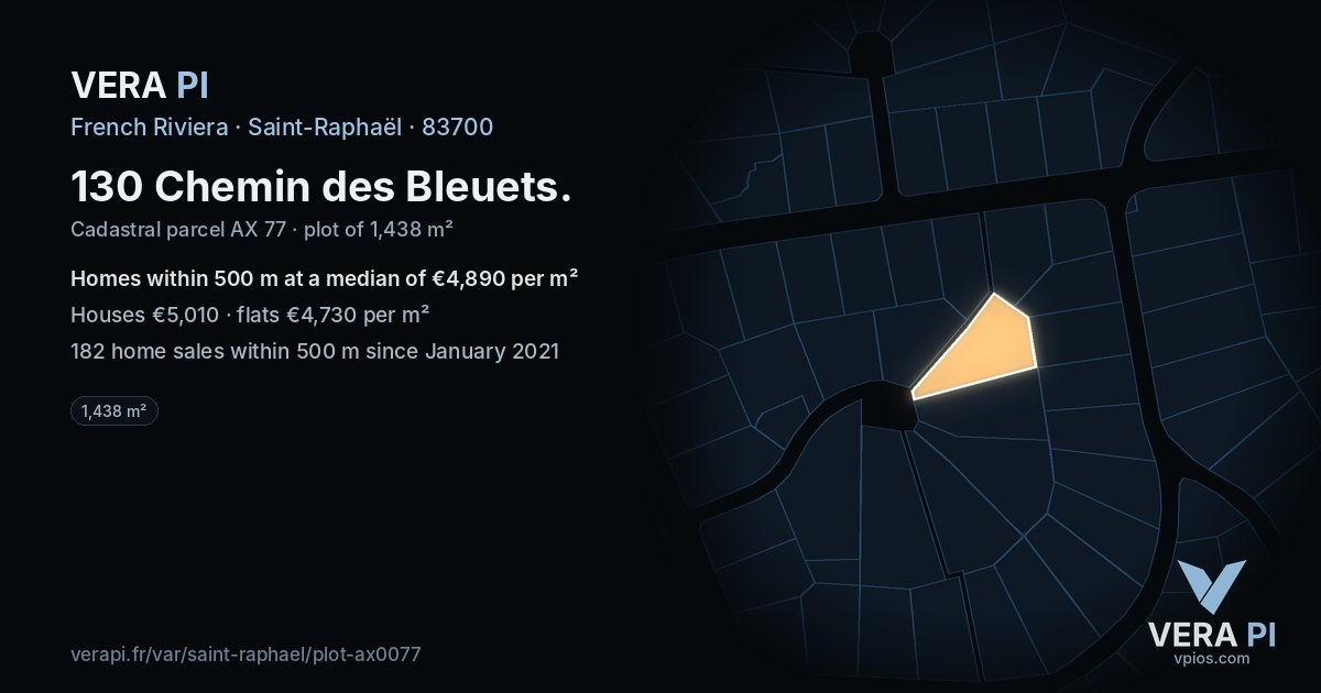 130 Chemin des Bleuets, Saint-Raphaël at night – the plot lit, the parcels around coloured by the prices near them