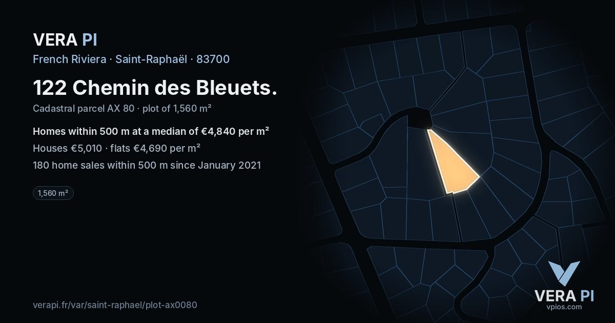 122 Chemin des Bleuets, Saint-Raphaël at night – the plot lit, the parcels around coloured by the prices near them