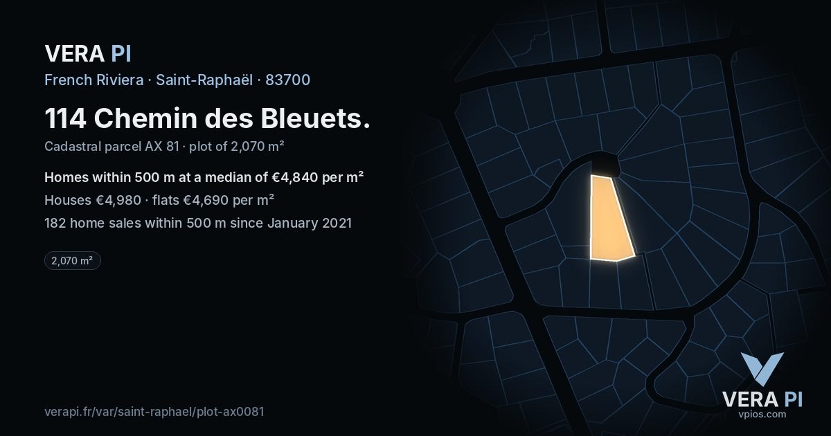 114 Chemin des Bleuets, Saint-Raphaël at night – the plot lit, the parcels around coloured by the prices near them