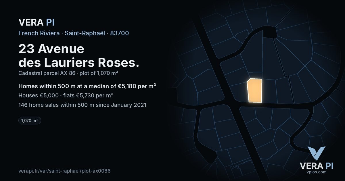 23 Avenue des Lauriers Roses, Saint-Raphaël at night – the plot lit, the parcels around coloured by the prices near them