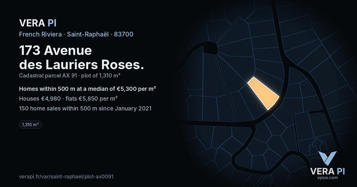 173 Avenue des Lauriers Roses, Saint-Raphaël at night – the plot lit, the parcels around coloured by the prices near them