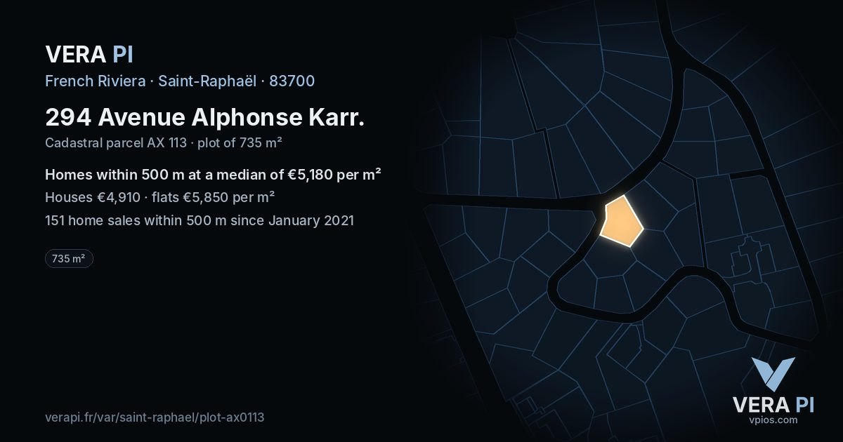 294 Avenue Alphonse Karr, Saint-Raphaël at night – the plot lit, the parcels around coloured by the prices near them