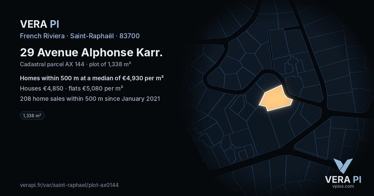 29 Avenue Alphonse Karr, Saint-Raphaël at night – the plot lit, the parcels around coloured by the prices near them