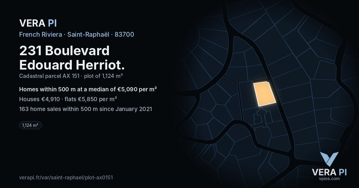 231 Boulevard Edouard Herriot, Saint-Raphaël at night – the plot lit, the parcels around coloured by the prices near them