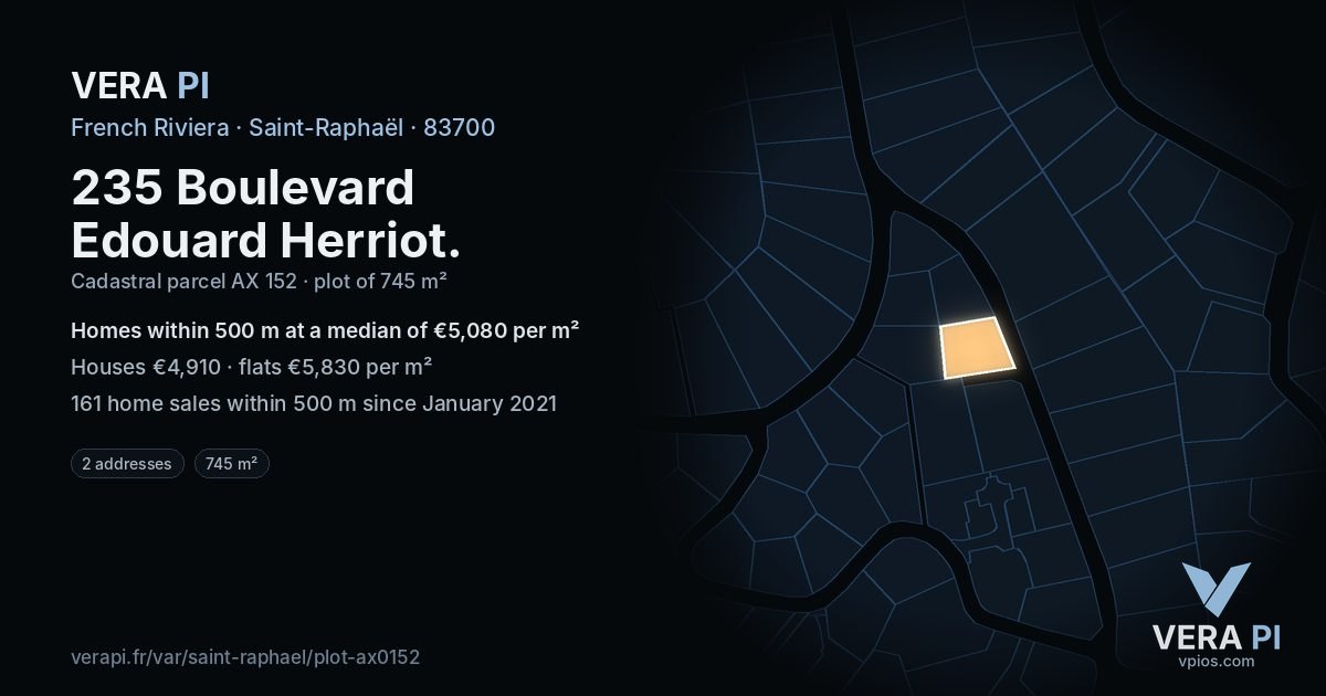 235 Boulevard Edouard Herriot, Saint-Raphaël at night – the plot lit, the parcels around coloured by the prices near them