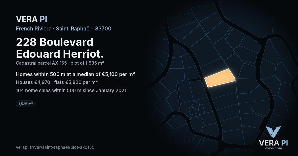 228 Boulevard Edouard Herriot, Saint-Raphaël at night – the plot lit, the parcels around coloured by the prices near them
