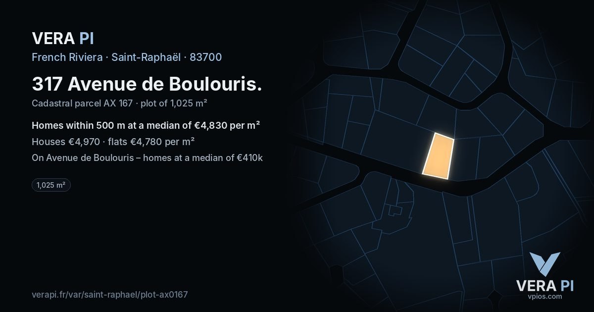 317 Avenue de Boulouris, Saint-Raphaël at night – the plot lit, the parcels around coloured by the prices near them