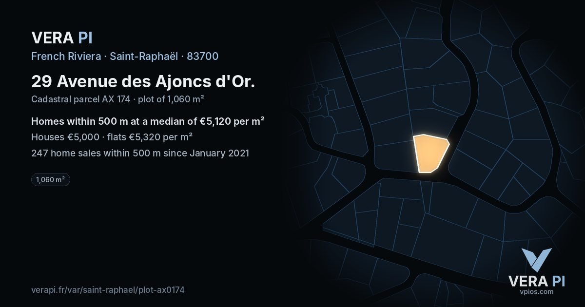 29 Avenue des Ajoncs d'Or, Saint-Raphaël at night – the plot lit, the parcels around coloured by the prices near them