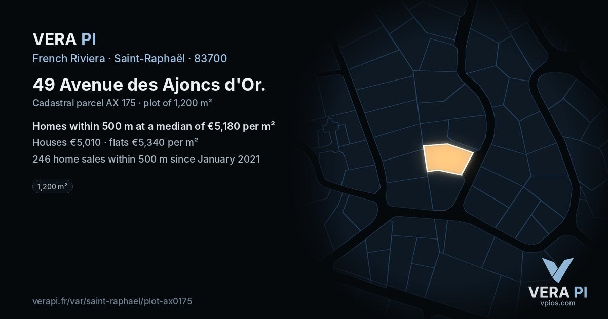 49 Avenue des Ajoncs d'Or, Saint-Raphaël at night – the plot lit, the parcels around coloured by the prices near them