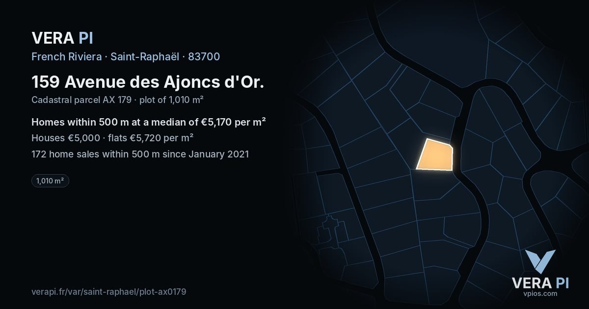 159 Avenue des Ajoncs d'Or, Saint-Raphaël at night – the plot lit, the parcels around coloured by the prices near them