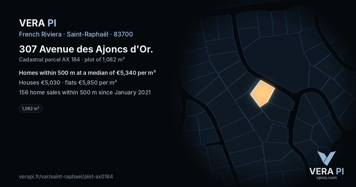 307 Avenue des Ajoncs d'Or, Saint-Raphaël at night – the plot lit, the parcels around coloured by the prices near them