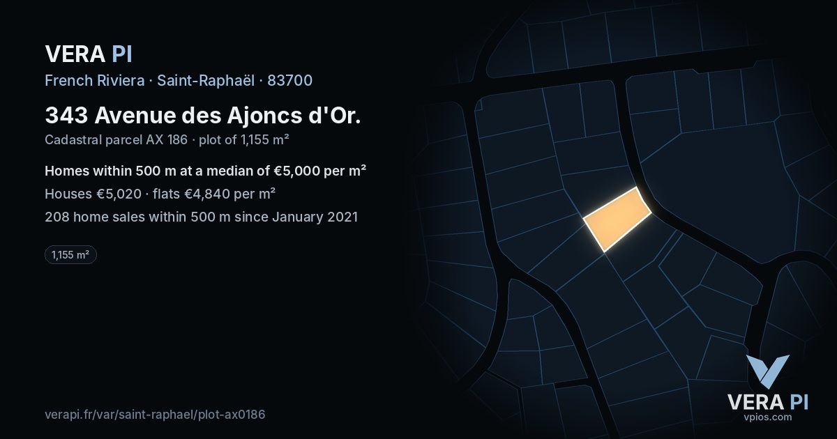 343 Avenue des Ajoncs d'Or, Saint-Raphaël at night – the plot lit, the parcels around coloured by the prices near them