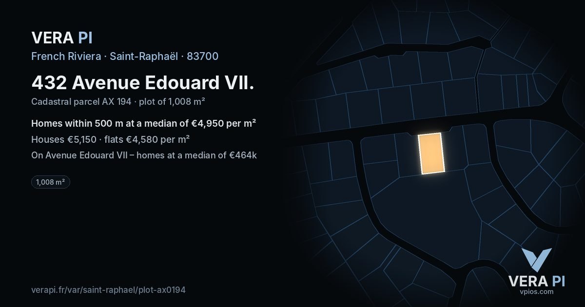 432 Avenue Edouard VII, Saint-Raphaël at night – the plot lit, the parcels around coloured by the prices near them