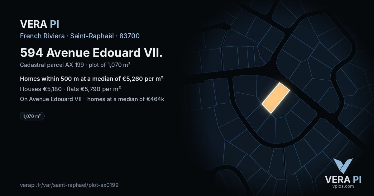 594 Avenue Edouard VII, Saint-Raphaël at night – the plot lit, the parcels around coloured by the prices near them